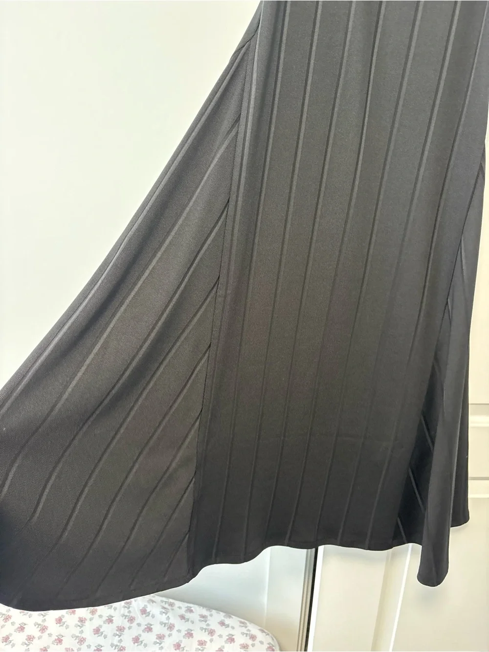 Theory sleek black